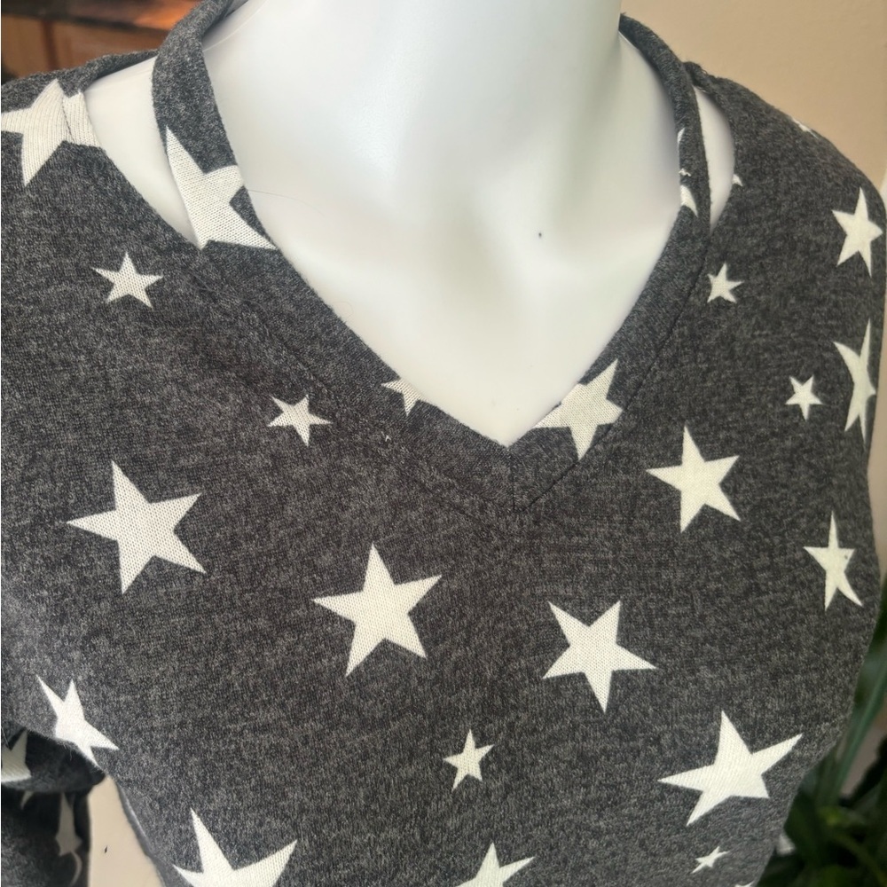 Star-Print Charcoal V-Neck Sweater - Picture 7 of 8